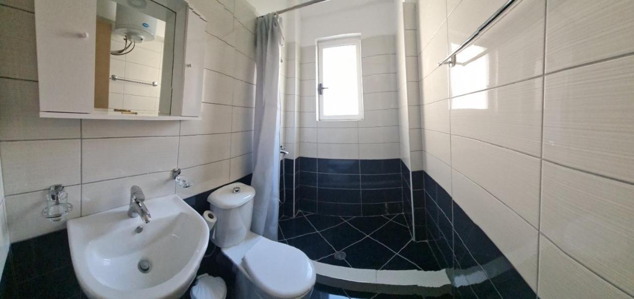 Azzura Flats Appartement Sarandë Buitenkant foto