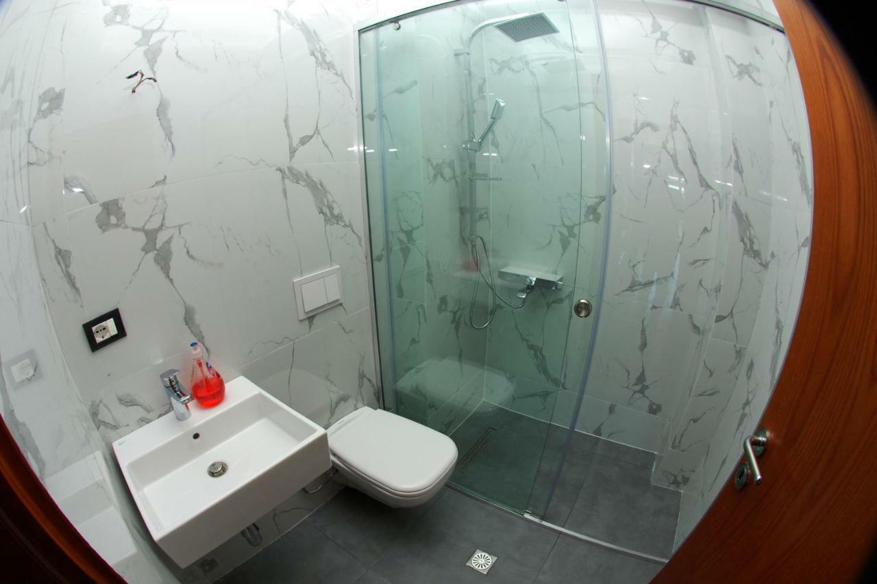 Azzura Flats Appartement Sarandë Buitenkant foto